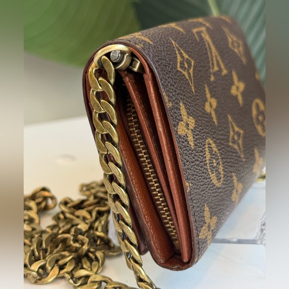 LOUIS VUITTON ‘Monogram Porte-Monnaie Tresor Wallet’ - Picture 3 of 12